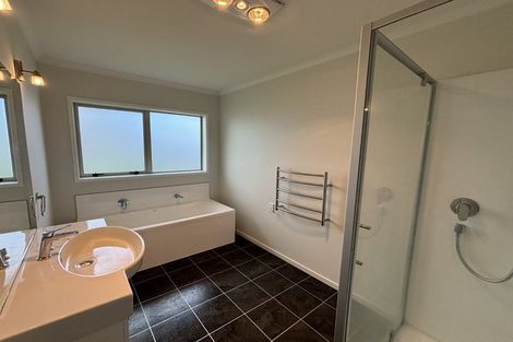 Photo of property in 74 Fernbrook Drive, Hurworth, New Plymouth, 4310