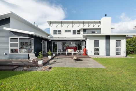 Photo of property in 115 Oriental Parade, Papamoa Beach, Papamoa, 3118