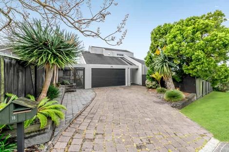 Photo of property in 18 Marina View Drive, West Harbour, Auckland, 0618
