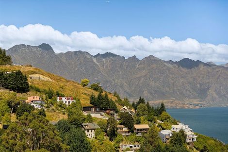 Photo of property in 64 Dart Place, Fernhill, Queenstown, 9300