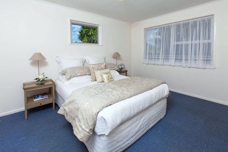 Photo of property in 14 Mchardy Place, Glenfield, Auckland, 0627