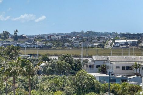 Photo of property in 8b Lupetti Rise, West Harbour, Auckland, 0618