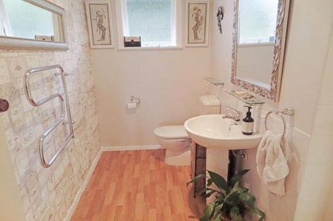 Photo of property in 40 Sunshine Crescent, Kelson, Lower Hutt, 5010