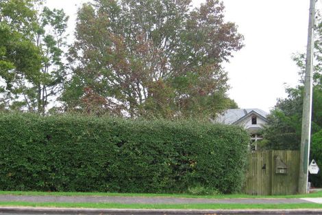 Photo of property in 43 Woodglen Road, Glen Eden, Auckland, 0602