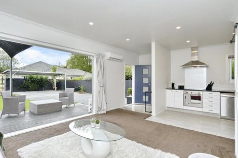 Photo of property in 15 Hargest Crescent, Sydenham, Christchurch, 8023