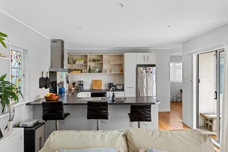 Photo of property in 1/212 Centreway Road, Orewa, 0931