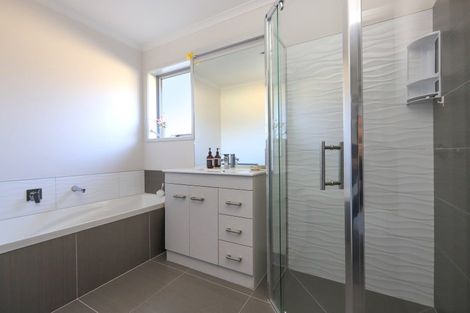 Photo of property in 8 Manganui Place, Te Awa, Napier, 4110