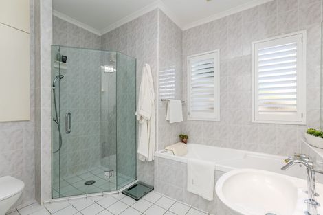 Photo of property in 2-6 Hamblyn Street, Strandon, New Plymouth, 4312