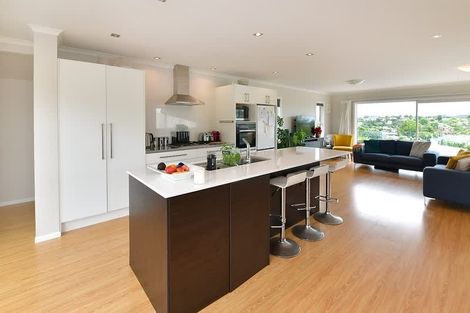 Photo of property in 584 Beach Road, Rothesay Bay, Auckland, 0630