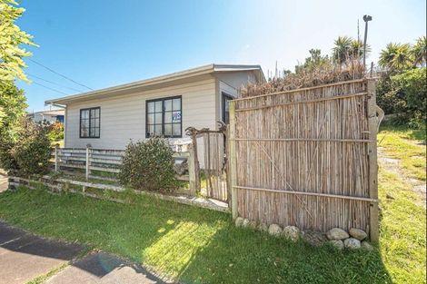 Photo of property in 49 Rangiora Street, Castlecliff, Whanganui, 4501
