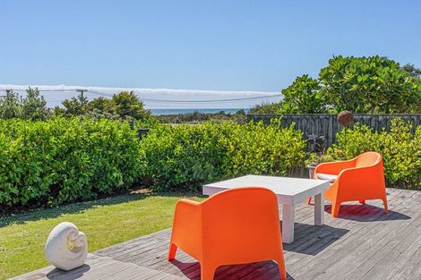 Photo of property in 17 Moana Street, Otaki Beach, Otaki, 5512