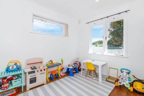 Photo of property in 178 Lincoln Road, Henderson, Auckland, 0610