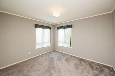Photo of property in 19 Logan Way, Kelvin Grove, Palmerston North, 4414