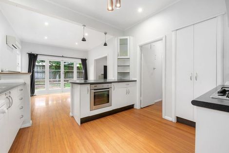 Photo of property in 36 Forest Lake Road, Forest Lake, Hamilton, 3200