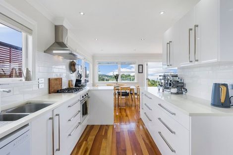 Photo of property in 16 Hadfield Street, Beach Haven, Auckland, 0626