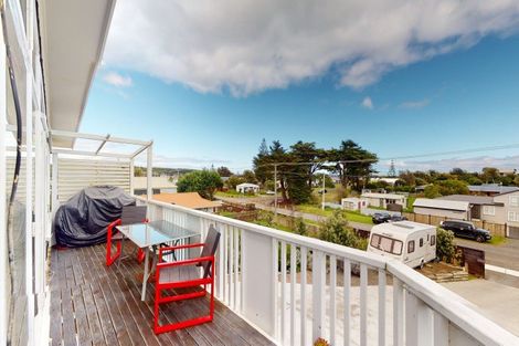 Photo of property in 72 Park Avenue, Waitarere Beach, Levin, 5510