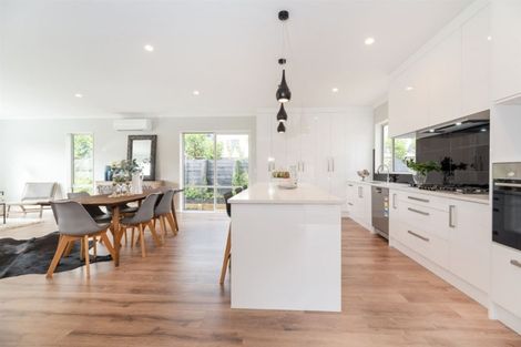 Photo of property in 17 Boocock Crescent, Orewa, 0931