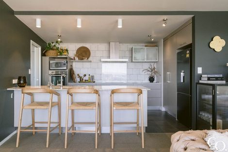 Photo of property in Palm Cove Apartments, 201/6 Tawa Street, Mount Maunganui, 3116