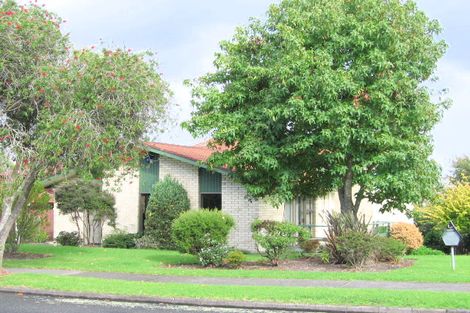 Photo of property in 16 Palmyra Way, Half Moon Bay, Auckland, 2012
