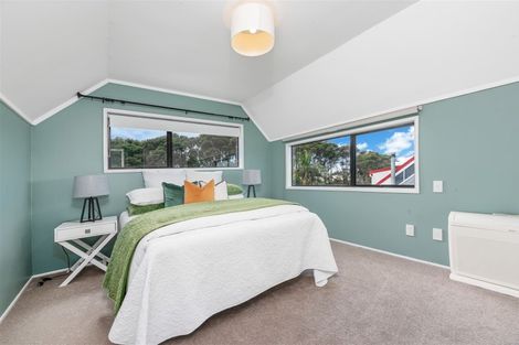 Photo of property in 8 Rhinevale Close, Henderson, Auckland, 0612