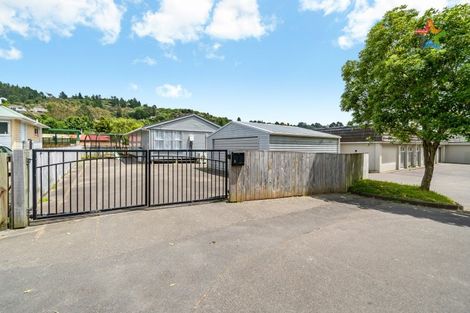 Photo of property in 14 Young Grove, Stokes Valley, Lower Hutt, 5019