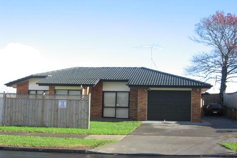 Photo of property in 2 Saralee Drive, Manurewa, Auckland, 2105