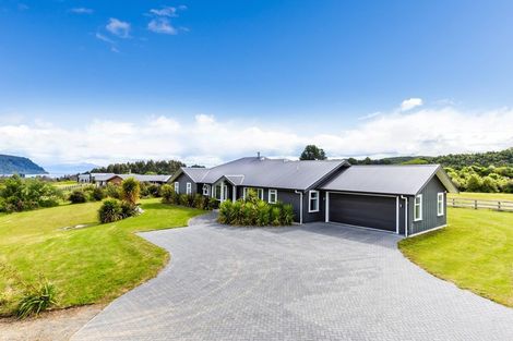 Photo of property in 6 Oakdale Drive, Kinloch, Taupo, 3377
