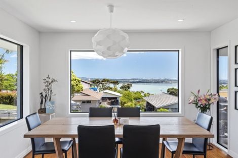 Photo of property in 4 Pluto Place, Beach Haven, Auckland, 0626