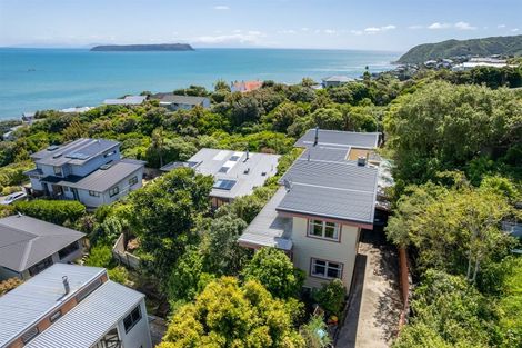 Photo of property in 13 The Track, Plimmerton, Porirua, 5026