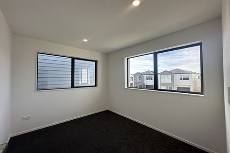 Photo of property in 11 Te Kaapia Road, Papakura, 2110