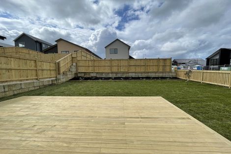 Photo of property in 19 Paparahi Place, Wainui, Silverdale, 0992