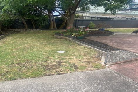 Photo of property in 2/43 Vivian Wilson Drive, Eastern Beach, Auckland, 2012