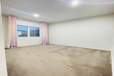 Photo of property in 23 Bartells Drive, Goodwood Heights, Auckland, 2105