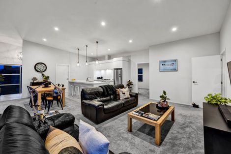 Photo of property in 17 Victoria Street, Hawera, 4610