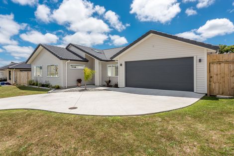 Photo of property in 6 Lockyer Road, Kumeu, 0810