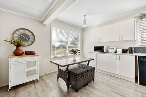 Photo of property in 265 Hepburn Road, Glendene, Auckland, 0602