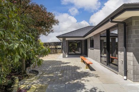 Photo of property in 1402 Devon Road, Brixton, Waitara, 4382