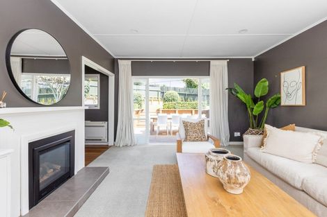 Photo of property in 16 Simla Avenue, Havelock North, 4130