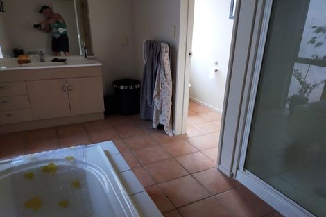 Photo of property in 35 Esther Place, Red Beach, 0932