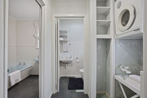 Photo of property in 16 Sylvan Crescent, Te Atatu South, Auckland, 0610