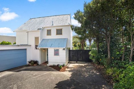 Photo of property in 1/16a Tamahere Drive, Glenfield, Auckland, 0629