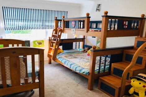 Photo of property in 1 Bangla Place, Massey, Auckland, 0614