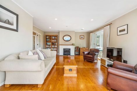 Photo of property in 2/24 Selwyn Crescent, Forrest Hill, Auckland, 0620