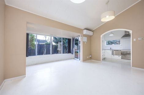 Photo of property in 4/3 Alana Place, Mount Wellington, Auckland, 1060