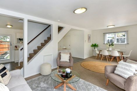 Photo of property in 33 Flay Crescent, Burnside, Christchurch, 8053