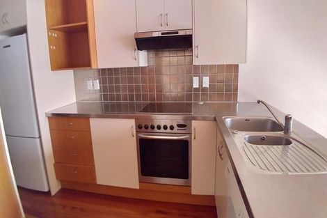 Photo of property in 2/198 Hurstmere Road, Takapuna, Auckland, 0622