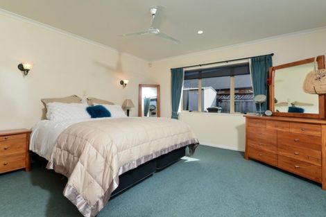 Photo of property in 76 Cairns Crescent, Rototuna, Hamilton, 3210