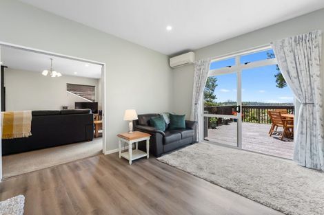 Photo of property in 17 Bushglen Court, Browns Bay, Auckland, 0630