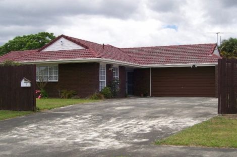 Photo of property in 2 Framalda Place, Conifer Grove, Takanini, 2112