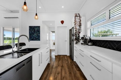 Photo of property in 2 Snell Road, Tikorangi, Waitara, 4383